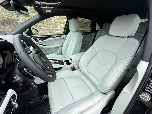 2025 Porsche Macan Unknown