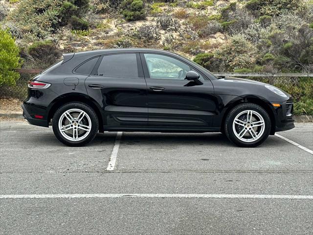 2025 Porsche Macan Unknown