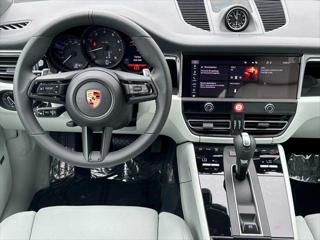 2025 Porsche Macan Unknown
