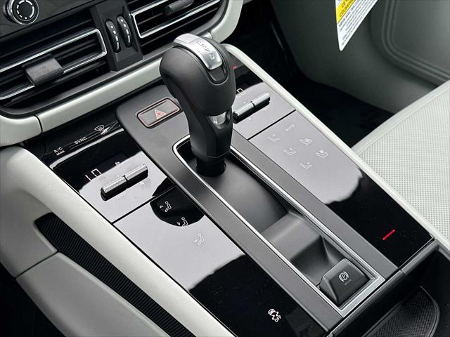 2025 Porsche Macan Unknown