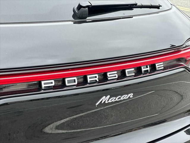 2025 Porsche Macan Unknown