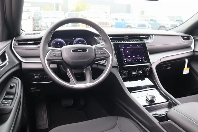 2025 Jeep Grand Cherokee GRAND CHEROKEE L LAREDO X 4X4