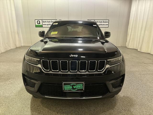 2025 Jeep Grand Cherokee GRAND CHEROKEE LAREDO X 4X4