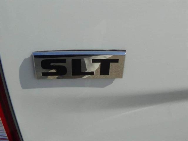 2023 Ram 1500 Classic SLT Crew Cab 4x4 5'7" Box