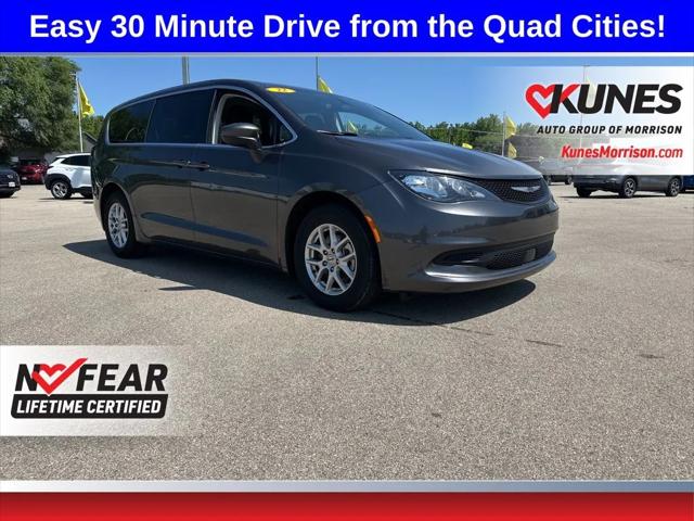 2022 Chrysler Voyager LX
