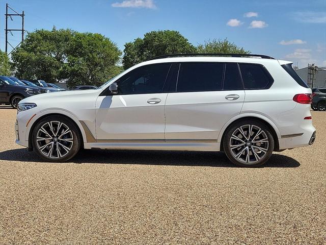 2022 BMW X7 M50i