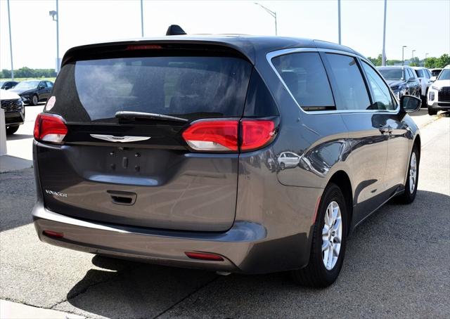 2022 Chrysler Voyager LX