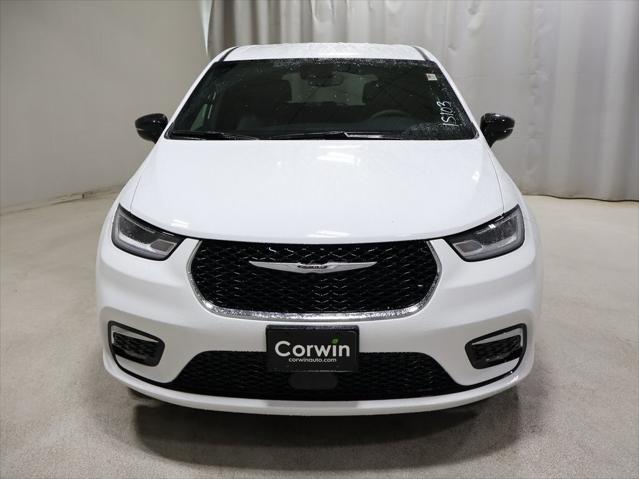 2025 Chrysler Pacifica PACIFICA SELECT AWD