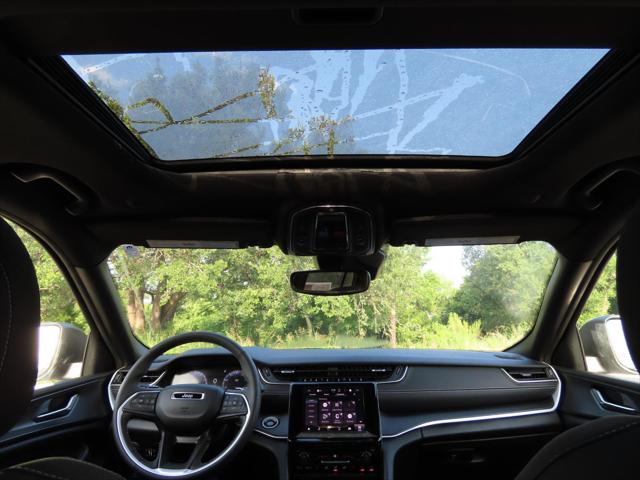 2024 Jeep Grand Cherokee Laredo X 4x4