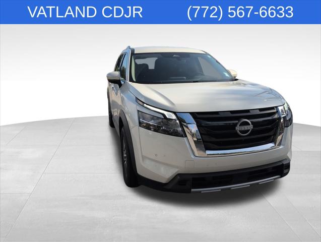2023 Nissan Pathfinder SL 4WD