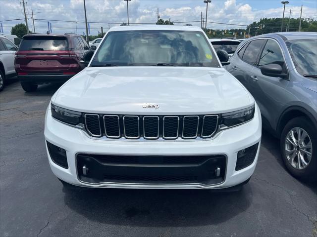 2023 Jeep Grand Cherokee Overland 4x2