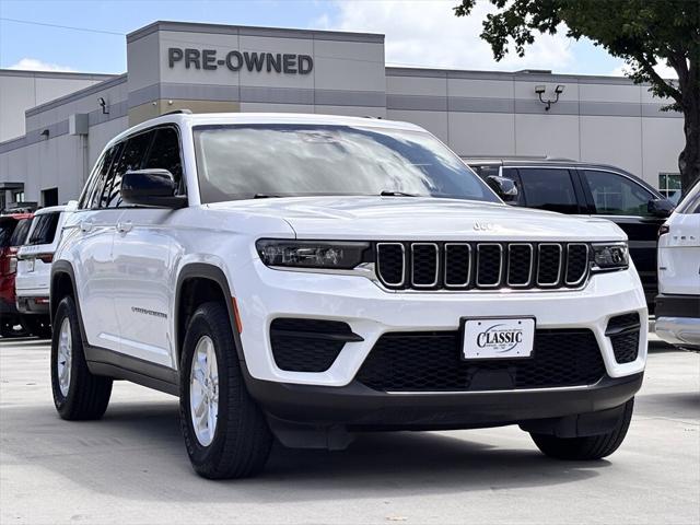 2023 Jeep Grand Cherokee Laredo 4x2