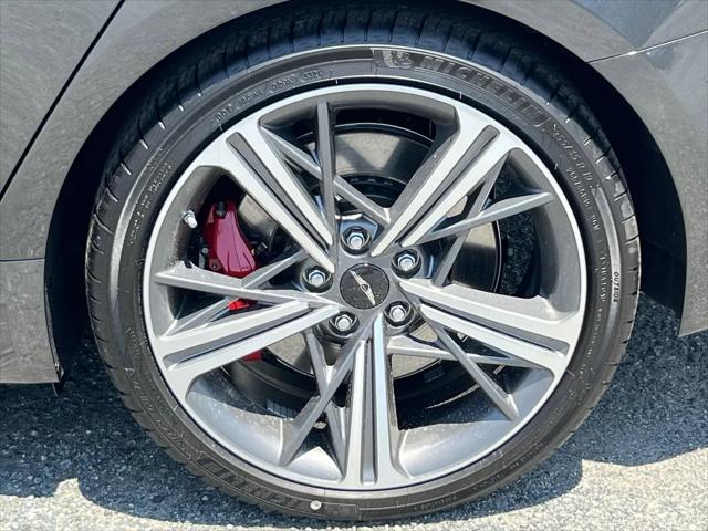 2025 Genesis G70 2.5T RWD
