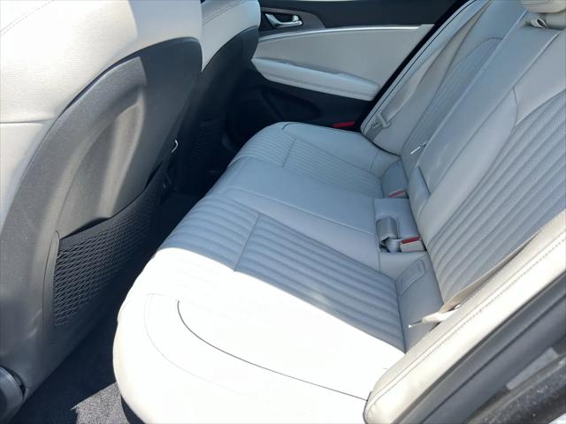 2025 Genesis G70 2.5T RWD