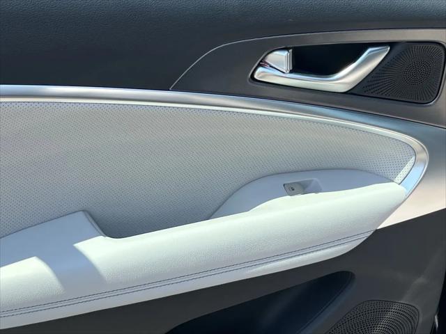2025 Genesis G70 2.5T RWD
