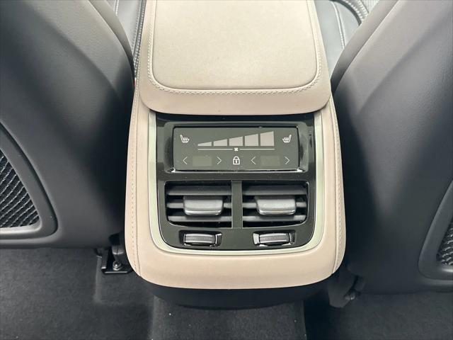 2026 Volvo XC90 Ultra, B5 AWD Gas (mild hybrid), Gasoline, Bright, 7 Seats