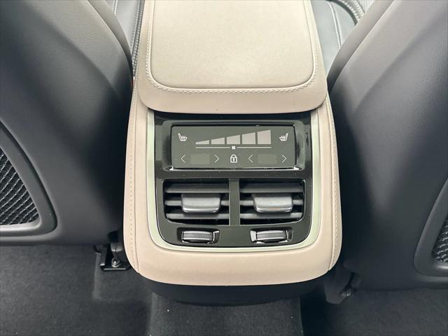 2026 Volvo XC90 Ultra, B5 AWD Gas mild hybrid, Gasoline, Bright, 7 Seats