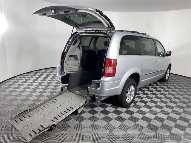 2009 Chrysler Town & Country Touring for sale in Phoenix, AZ