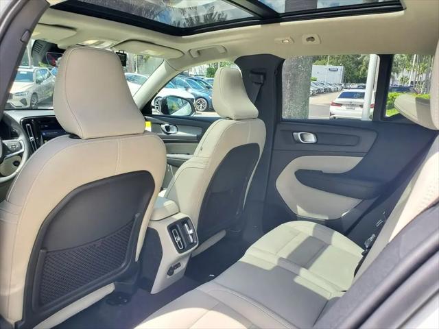 2026 Volvo XC40 Plus, B5 AWD Gas (mild hybrid), Dark
