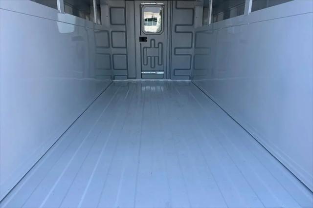 2025 GMC Savana Cutaway Work Van