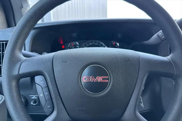2025 GMC Savana Cutaway Work Van