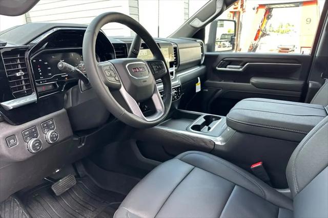 2025 GMC Sierra 2500HD 4WD Crew Cab Long Bed SLTv