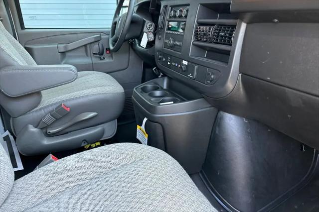 2025 GMC Savana Cutaway Work Van