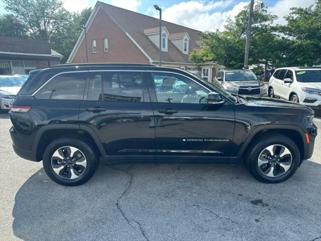 2024 Jeep Grand Cherokee Base