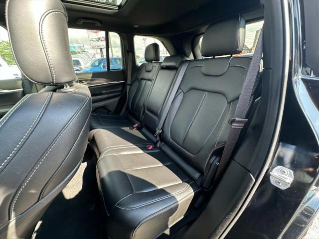 2024 Jeep Grand Cherokee Base