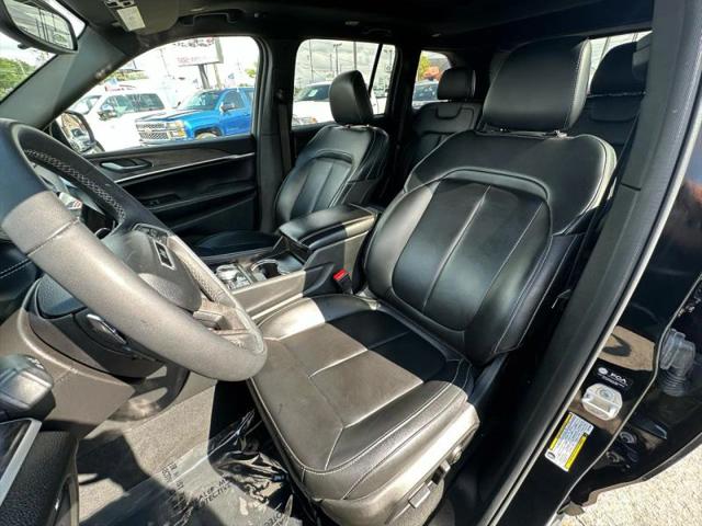 2024 Jeep Grand Cherokee Base