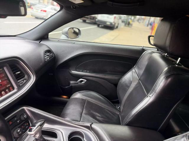 2015 Dodge Challenger SXT Plus
