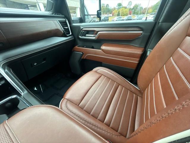 2024 GMC Sierra 2500HD 4WD Crew Cab Standard Bed Denali Ultimate 2024 GMC Sierra 2500HD 4WD Crew Cab Standard Bed Denali Ultimate