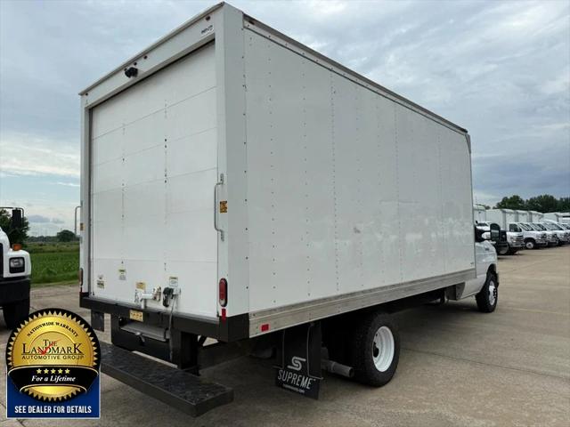 2022 Ford E-350 Cutaway E-350 DRW 138 WB