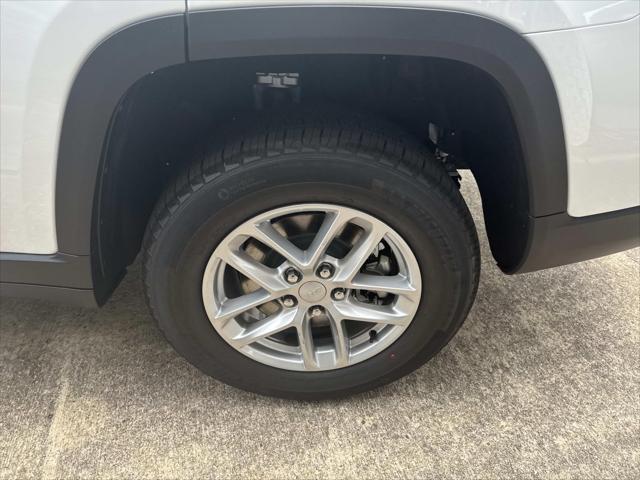 2025 Jeep Grand Cherokee GRAND CHEROKEE L LAREDO X 4X2