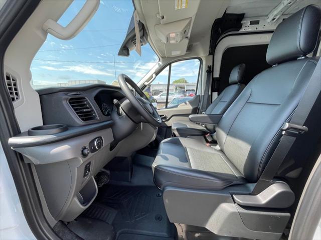 2025 Ford Transit Cargo Van Base