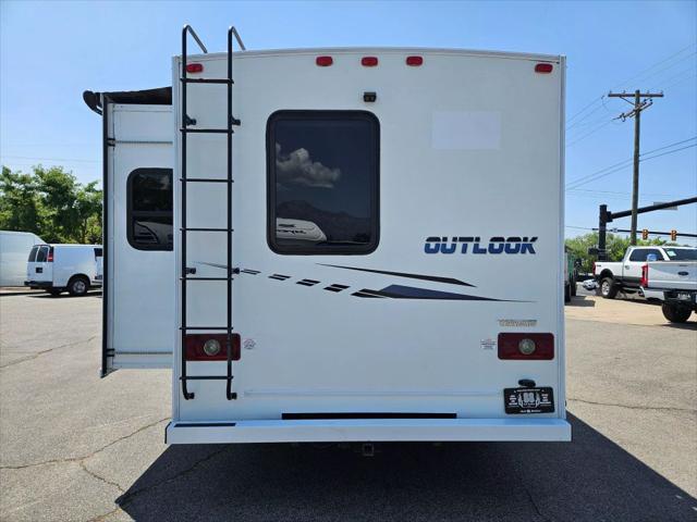 2019 Ford E-450 Cutaway 27D
