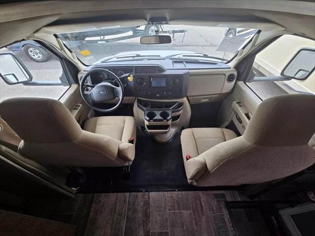 2019 Ford E-450 Cutaway 27D