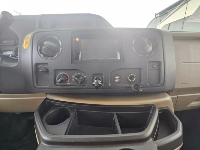 2019 Ford E-450 Cutaway 27D