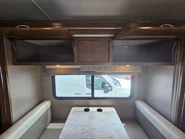 2019 Ford E-450 Cutaway 27D