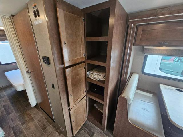 2019 Ford E-450 Cutaway 27D