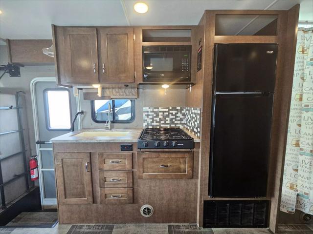 2019 Ford E-450 Cutaway 27D