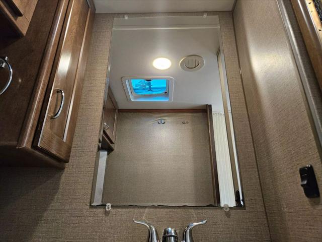 2019 Ford E-450 Cutaway 27D