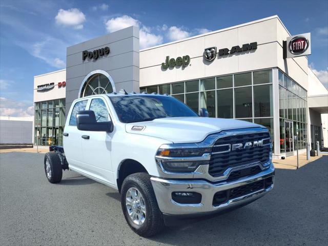 2025 RAM Ram 3500 Chassis Cab RAM 3500 TRADESMAN CREW CAB CHASSIS 4X4 60 CA