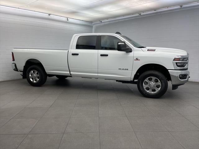2025 RAM Ram 3500 RAM 3500 BIG HORN CREW CAB 4X4 8 BOX