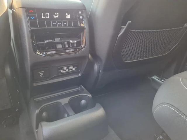 2025 Jeep Grand Cherokee L Laredo X 4x4