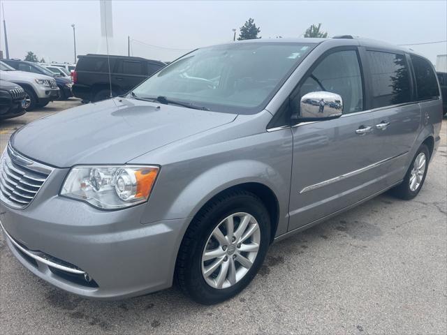 2016 Chrysler Town and Country Limited Platinum
