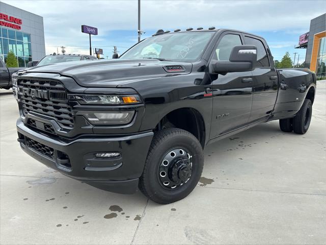 2025 RAM Ram 3500 RAM 3500 BIG HORN CREW CAB 4X4 8 BOX