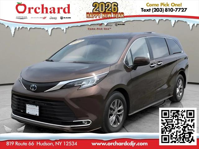 2022 Toyota Sienna XLE