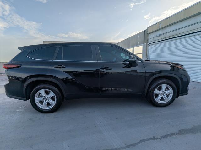 2024 Toyota Highlander LE