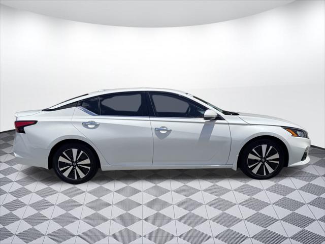 2022 Nissan Altima SL FWD